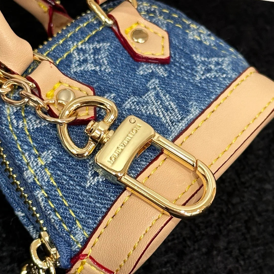 Micro Alma Vernis Bag Charm