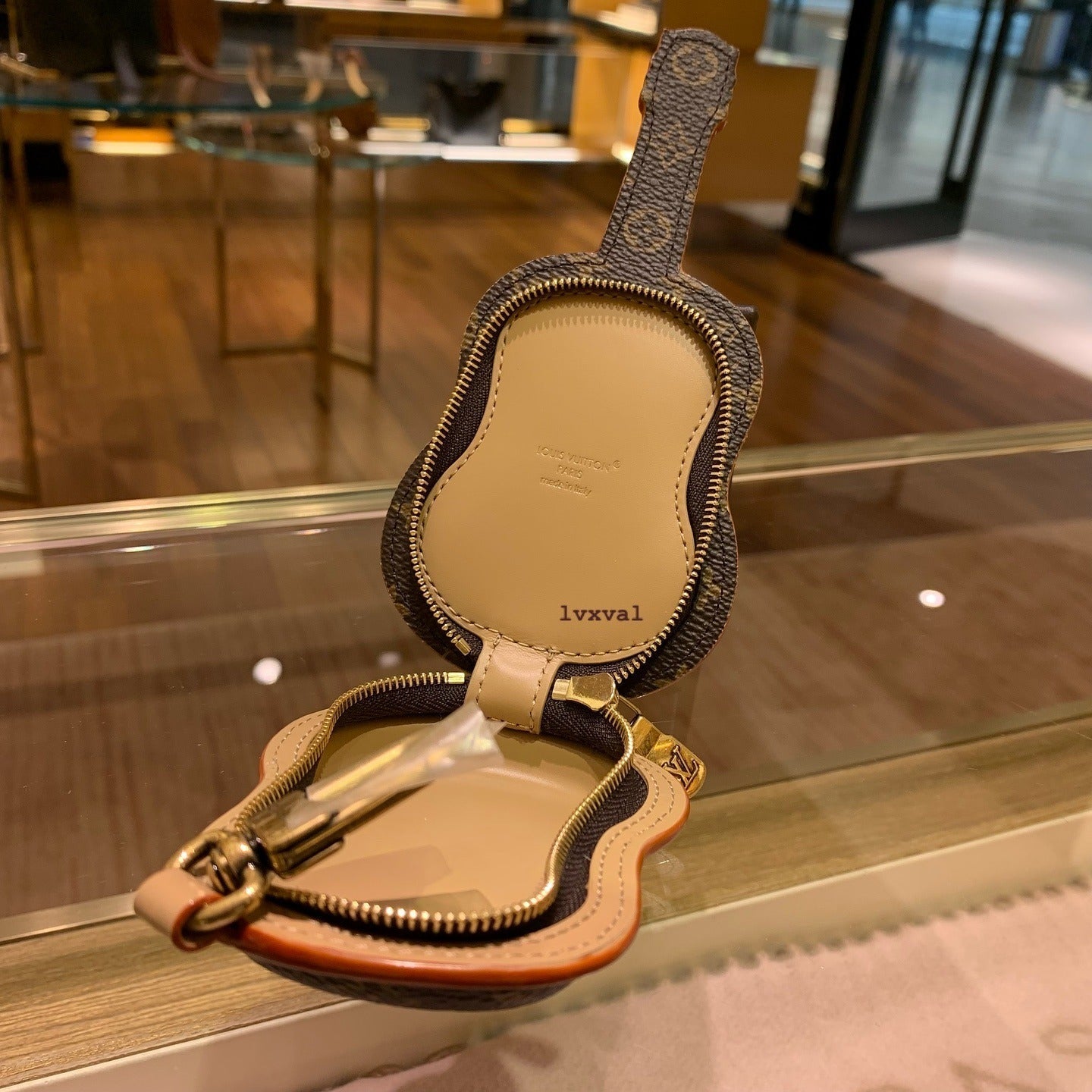 Guitar Pouch